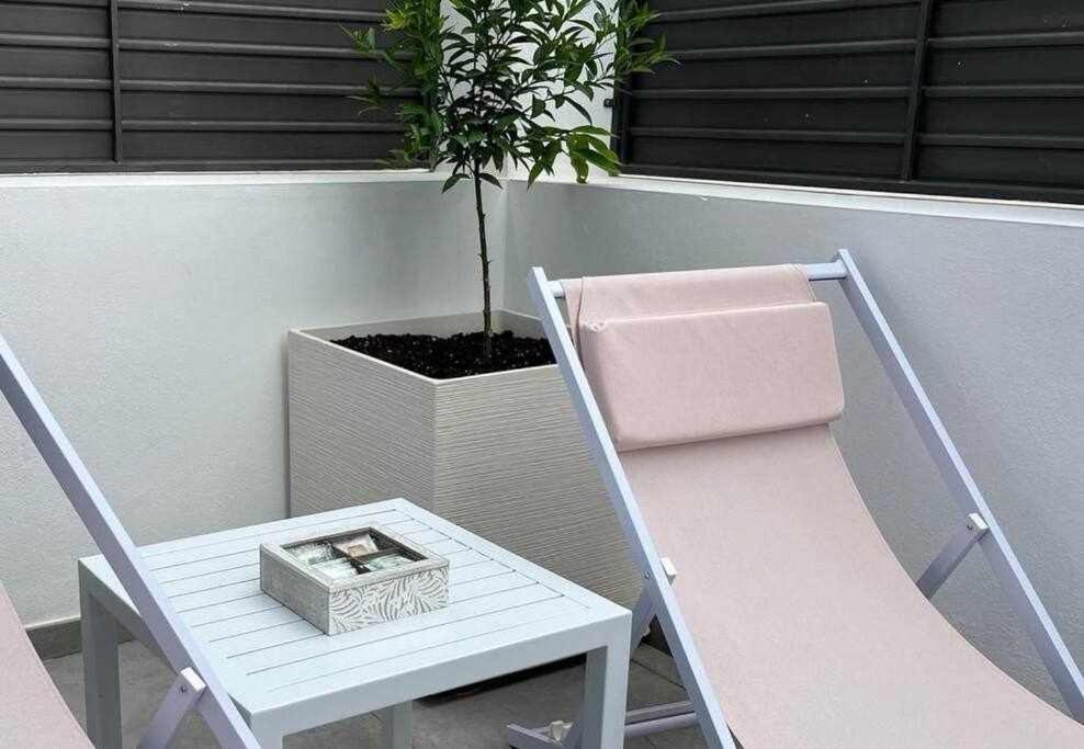 XVIII B Suite Apartamentos Morales & Arnal 龙达 外观 照片