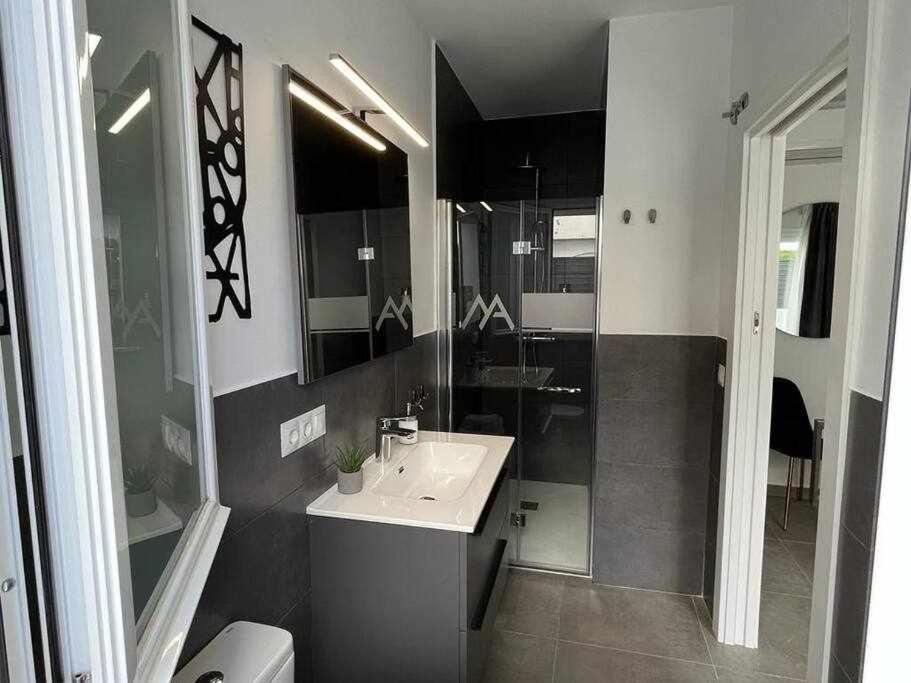 XVIII B Suite Apartamentos Morales & Arnal 龙达 外观 照片
