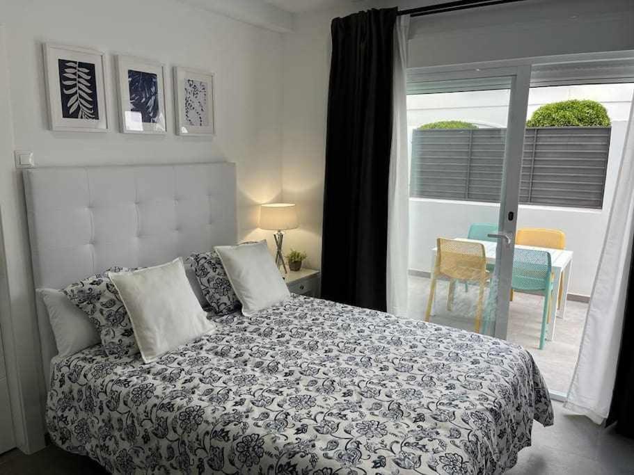 XVIII B Suite Apartamentos Morales & Arnal 龙达 外观 照片